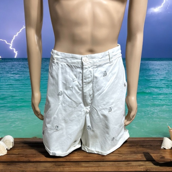 J. Crew “Broken In” Shorts White With Sailboats - Picture 2 of 16